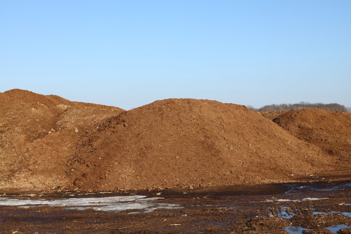 Organic Farmers Should Secure Manure and Compost Early for&nbsp;2027